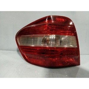ชุดไฟท้ายซ้าย M-class มือสอง ของแท้ OEM A1648200164 - Product Image 1