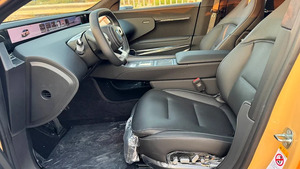 อาวาท 12 จีที ซีดาน แบตเตอรี่ลิเธียม ขับเคลื่อนสี่ล้อ เบาะหนัง หลังคาพาโนรามิก - Product Image 5