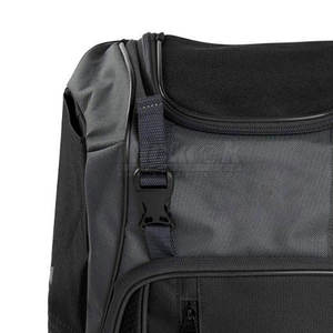 Bolsa de equipo de béisbol de estilo profesional con cremalleras resistentes y diseño espacioso para uso en entrenamiento deportivo - Product Image 5