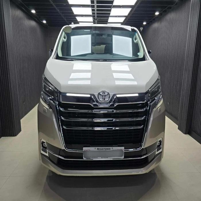 プレミアムトヨタ ハイエース スーパー グランディアで、あなたの車に