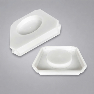 Moule en plastique pour dalle de béton préfabriquée avec ouverture circulaire - Product Image 2