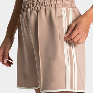 Shorts de sport tricotés pour femmes, beige, à rayures, taille élastique, respirant, coupe régulière, avec poches - Product Image 4