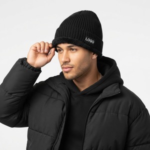 Bonnet d'hiver en tricot côtelé doublé en polaire sherpa, couleur noire unie, pour un usage décontracté, unisexe. - Product Image 4