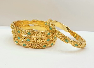 Bracelets classiques en alliage de laiton plaqué or 24 carats avec motif floral arabe et africain en perles - Cadeau - Product Image 2