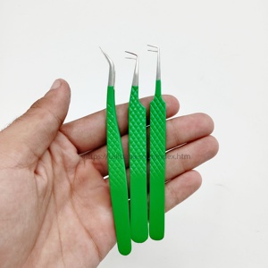 Pinzas de pestañas verdes al por mayor, pinzas de pestañas verdes con logotipo personalizado, pinzas de extensión de pestañas con punta de fibra - Product Image 4