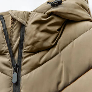 Chaleco Acolchado Personalizado Ecológico para Mujer, Estilo Urbano, con Capucha, Cálido para Invierno, de Lona, Sin Mangas, Acolchado, Resistente al Viento - Product Image 6