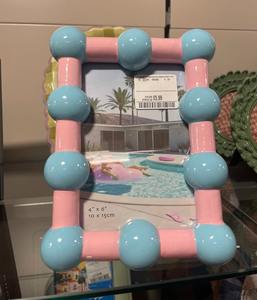 Cadres photo carrés numériques en résine colorée éblouissante, au design boisé et tendance, offrant un look unique et différent - Product Image 6