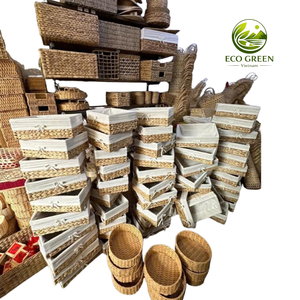 Conteneur de rangement artisanal en jacinthe d'eau avec doublure en tissu pour l'organisation et la décoration de votre maison – Fournisseur Vietnamien - Product Image 1