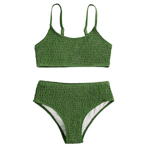 Ensemble bikini 2 pièces vert texturé froncé pour femme, haut bandeau et short taille haute, maillot de bain imprimé numérique, tenue de plage, fabrication OEM personnalisée - Product Image 2