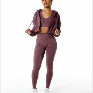 Wholesale <b>Crop</b> <b>Top</b> Zip Up Women's Hoodie Oversized Drop Shoulder 100% Cotton 300GSM Easy Fit Women's Tracksuit - Product Image 4