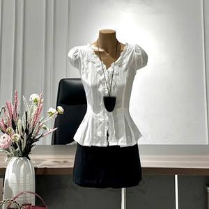 Conjunto de Moda Coreano para Mujer, Blusa Corsé Blanca Informal y Minifalda Negra, 100% Poliéster - Product Image 5