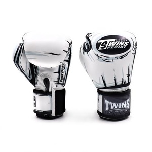 Guantes de Boxeo de Entrenamiento con Estampado Digital Completo en Blanco y Negro, Cierre de Cordones para Muay Thai Profesional, Auténticos - Product Image 1