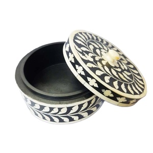 Boîte à bijoux artisanale de qualité supérieure en incrustation d'os faite à la main de l'Inde Taille et design personnalisés Rangement de bijoux élégant idéal Cadeaux de luxe - Product Image 2