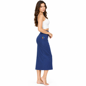 Choisissez le confort de la mode au quotidien avec la jupe midi pour femme, conçue avec une forme flatteuse et un tissu lisse, idéale pour le travail et les week-ends. - Product Image 3