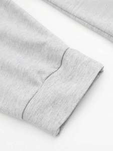 Sudadera Oversize Gris para Mujer, Cuello Redondo, 100% Algodón Felpa, Estampado de Letras Varsity, Estilo Urbano, con Capucha, Logotipo Personalizado, Venta al por Mayor - Product Image 5