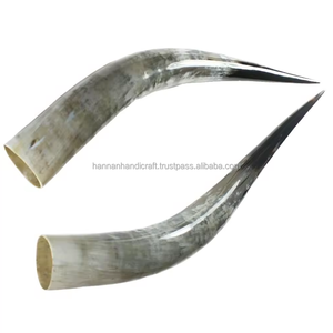 Cuerno Vikingo para Beber en Blanco y Negro con Soporte de Cuero, 100% Cuerno Natural Pulido, Personalización Disponible - Product Image 3