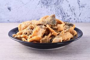 Chips de Piel de Pescado 100% Naturales de Alta Calidad y Snack Crujiente de Mariscos con Queso y Huevo Salado - Empaque al Vacío Nicky - Product Image 2