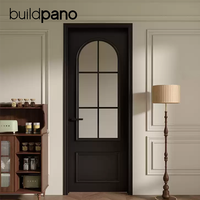 Porte battante en verre moderne de luxe, étanche, avec cadre doré et panneau en verre transparent, design fini pour l'entrée de la villa