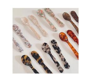 Grande cuillère en résine artisanale, écologique, de luxe, de qualité supérieure, pour servir au dîner, avec finition miroir et manche long - Product Image 6