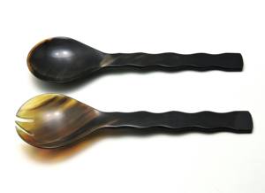 Ensemble de 2 cuillères à salade en corne de buffle, design unique, fabriquées à la main à partir de corne naturelle, à prix abordable. - Product Image 6