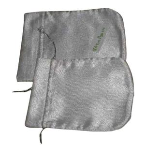 Bolsas de tela personalizadas con cordón para regalos de boda, bolsas impresas para guardar ropa, de venta al por mayor en India. - Product Image 2