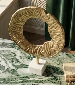 Elegante Escultura de Aluminio Dorado, Figura Moderna Abstracta Artística, Decoración de Mesa Ecológica Hecha a Mano y Duradera para el Salón - Product Image 2