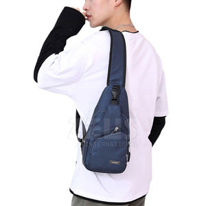 Sac bandoulière tendance pour l'extérieur avec coutures durables et finition soignée - Product Image 2
