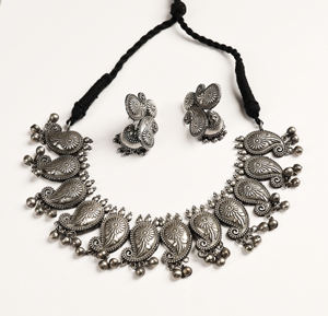 Parure de colliers de mariage et de déclaration pour femmes, motif amoureux tribal en laiton oxydé et argent, avec pendentifs Ghungroo - Product Image 4