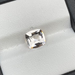 มอร์แกไนต์ธรรมชาติไม่ผ่านการปรับแต่ง 1.89 กะรัต รูปทรงคุชชั่น พลอยหลวมสีชมพูพีช คุณภาพดีเยี่ยม สำหรับทำเครื่องประดับ - Product Image 5