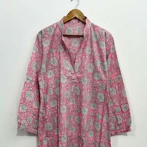 Vestido Kurti de Algodón con Estampado Floral Rosa Hecho a Mano, Ropa Informal Estilo Boho - Product Image 4