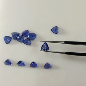 Tanzanita Azul Natural de 5.5MM, Corte Trillón, Gema Suelta de la Mejor Calidad para Joyería, Red Mountain Gems - Product Image 1