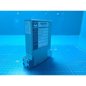 Controlador de Flujo Másico Digital FUJIKIN FCST1005MP2DC-4CW2-F1L-M00E-R4-D17-EP Usado Como Está, Piezas de Equipos Semiconductores Legados - Product Image 2