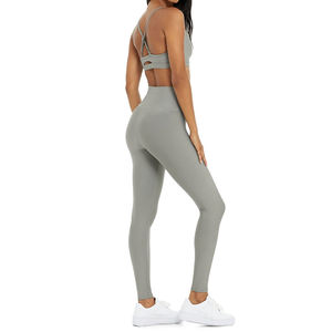 Ensemble de yoga pour femmes tendance et très bien coté, nouveau design élégant, ensembles de yoga pour femmes disponibles à un prix de marché raisonnable. - Product Image 3