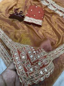 ผ้าซารีเนื้อนุ่มพิเศษแบบ NC Twill พร้อมงานปักเลื่อมดิริ ความยาวระดับพื้น จับคู่กับเสื้อโมโนบังลอรี สำหรับงานปาร์ตี้หรืองานเฉลิมฉลองอย่างสง่างาม - Product Image 5