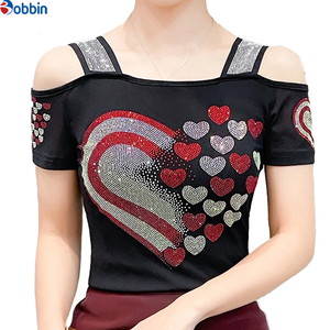 Top de malla con pedrería y corazones rojos, de hombros descubiertos, manga corta, cuello cuadrado, ajustado, para mujer, para el Día de San Valentín - Product Image 1