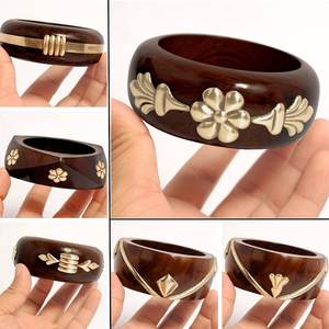 Bracelet artisanal en bois de Sheesham avec incrustation en laiton doré, style bohème chic, large et épais, bracelet manchette empilable. - Product Image 6