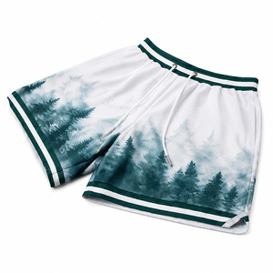 Pantalones cortos de baloncesto de malla con estampado de bosque de pines para hombre - Pantalones cortos deportivos informales con estampado gráfico, cordón y bolsillos para hacer ejercicio y correr - Product Image 4