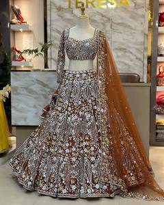 Lehenga Choli nupcial bordado de lujo en tono marrón suave con Dupatta y pedrería, conjunto indio para bodas y fiestas - Product Image 1
