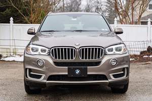 BMW X5 xDrive35i del 2017 Usata in Ottime Condizioni, Motore Turbo a 6 Cilindri, Colore Atlas Cedar Metallic, Interni Mocha, Pacchetto Clima Freddo - Product Image 1