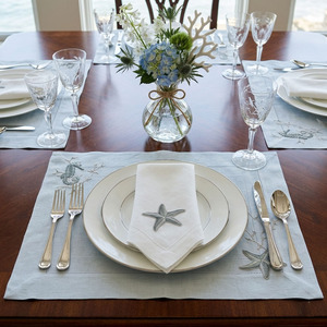 Sets de Nappes et Sets de Serviettes Personnalisés en Lin Gris Brodé de Luxe, Motifs Hippocampe et Étoile de Mer, Lavables et Réutilisables, Décoration Maison - Product Image 1