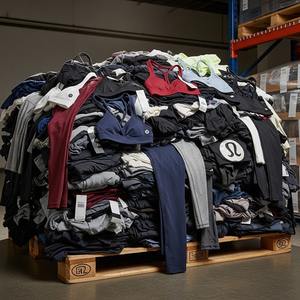 Oferta Limitada: Paleta de Liquidación de Ropa Deportiva Auténtica Lululemon, Estilos Variados, Leggings, Tops, Sujetadores Deportivos, Suministro al por Mayor - Product Image 4