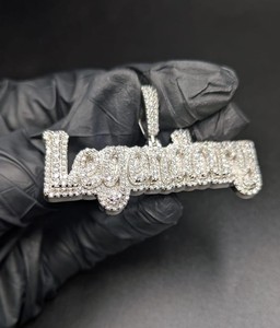 Pendentif Plaque Nominative Personnalisée Moissanite Iced Out en Argent Sterling 925, Lettres Audacieuses, Bijou Hip Hop Personnalisé - Product Image 1