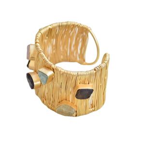 Brazalete Ajustable Minimalista de Latón Chapado en Oro con Diseño de Flor y Piedras Semipreciosas Naturales, Joyería de Moda Unisex Hecha a Mano - Product Image 4