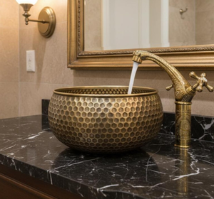 Vasques de salle de bain de luxe modernes en laiton martelé au design unique, à poser sur comptoir, pour hôtels, à prix abordable - Product Image 4