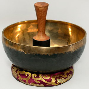 Bol chantant en métal artisanal traditionnel pour la méditation, la guérison, le yoga, la pleine conscience et la relaxation - Product Image 1