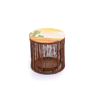 Portavelas de metal ecológico de alta gama para interiores de villas de lujo que crea una gran presencia decorativa y ambiente. - Product Image 2