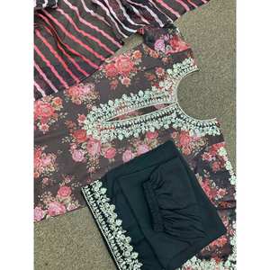 Ensemble de costume fantaisie pour femmes avec impression numérique et broderie - Product Image 4