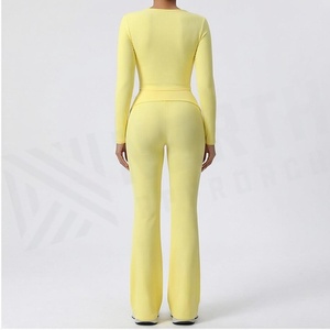 Ensemble de yoga jaune 2 pièces, haut court à col en V, pantalon long taille haute, couleur unie, respirant, spandex, polyester, vêtements de sport pour femmes - Product Image 2