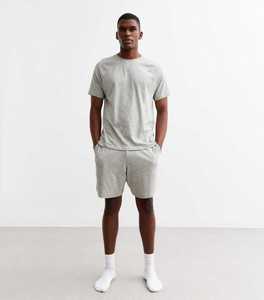 Ensemble T-shirt et short en jersey gris pour homme – Décontracté et respirant pour l'été - Product Image 3