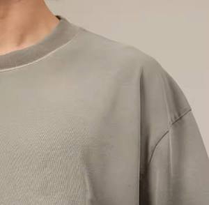 เสื้อยืดโอเวอร์ไซส์ลำลองสำหรับผู้ชาย เนื้อผ้าคอตตอนผสม นุ่มสบาย ระบายอากาศได้ดี แฟชั่นทันสมัย - Product Image 3
